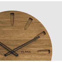 Velké dubové hodiny VLAHA GRAND vyrobené v Čechách s černými ručkami