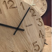 VLAHA Dřevěné hodiny OAK vyrobené v Čechách s černými ručkami ⌀34cm