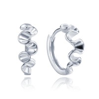 MINET Zvlněné stříbrné náušnice