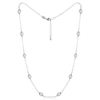 MINET Stříbrný náhrdelník s bílými zirkony
