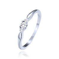 MINET Stříbrný prsten s bílými zirkony vel. 58