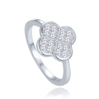 MINET Stříbrný prsten čtyřlístek s bílými zirkony vel. 62